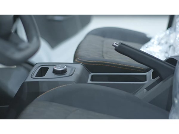 蕪湖江淮新能源汽車(chē)的充電設(shè)施建設(shè)是否面臨土地、資金等挑戰(zhàn)？